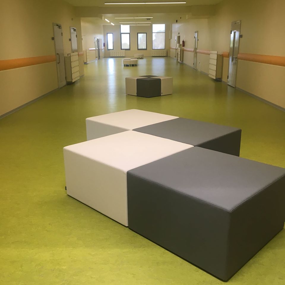 square pufy do szkoły